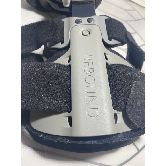 OSSUR Rebound Post Op Knee Universal Cool Knee Brace - Picture 2 of 9